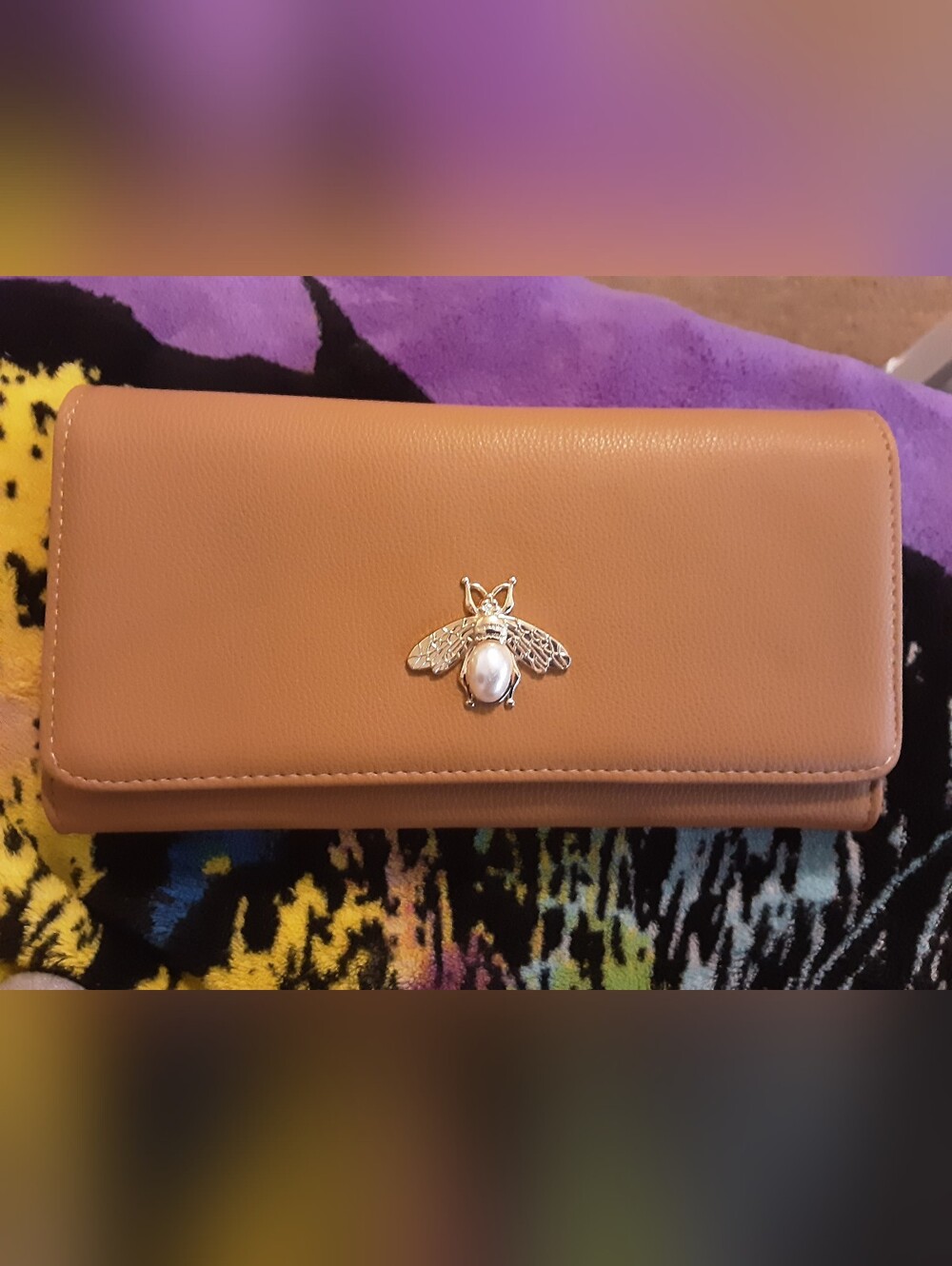New Limelight Alyssa Pearl Bee Clutch Wallet - Picture 1 of 2